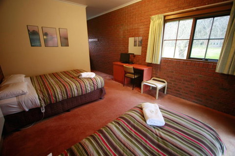 The Harrietville Snowline Hotel - Tourism Noosa 2