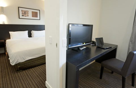 Causeway 353 Hotel - Tourism Noosa 32