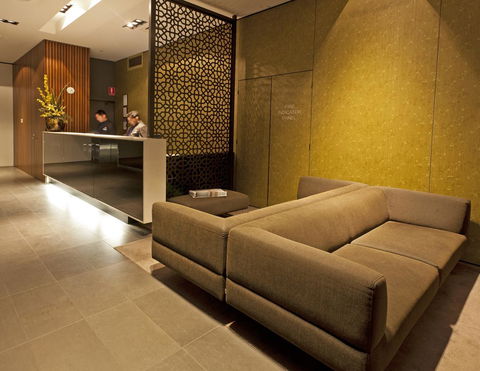 Causeway 353 Hotel - Tourism Noosa 13