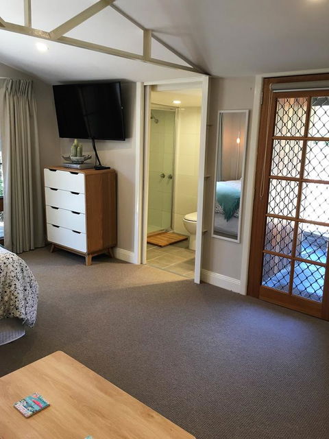 The Cosy Bungalow - Tourism Noosa 3