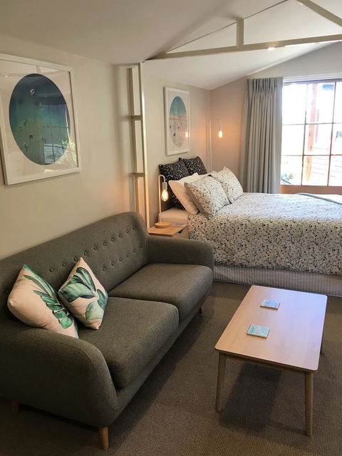 The Cosy Bungalow - Tourism Noosa 0
