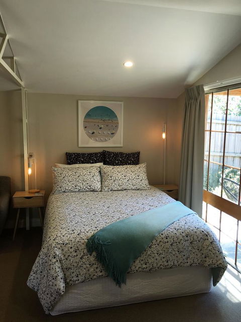 The Cosy Bungalow - Tourism Noosa 4
