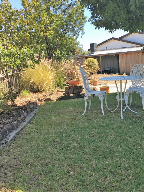 The Cosy Bungalow - Tourism Noosa 15