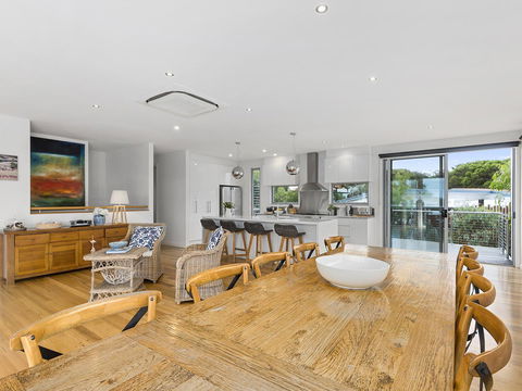 Aireys Ocean View - Tourism Noosa 3
