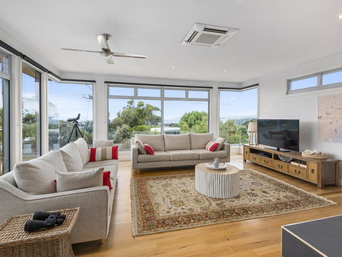 Aireys Ocean View - Tourism Noosa 0