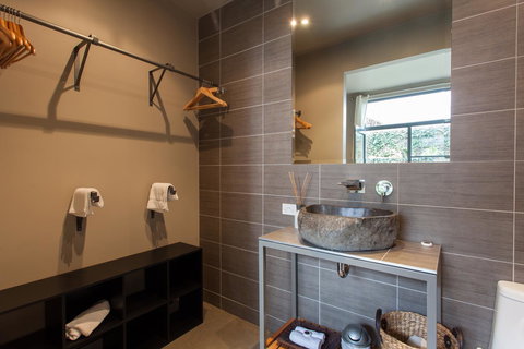 The Love Shack - Romantic Bungalow - Tourism Noosa 7