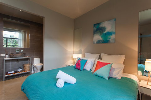 The Love Shack - Romantic Bungalow - Tourism Noosa 10