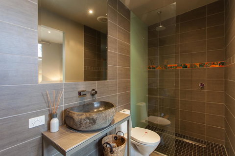 The Love Shack - Romantic Bungalow - Tourism Noosa 6