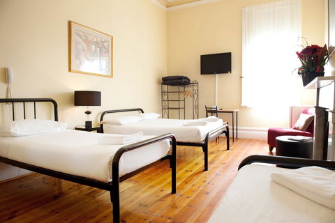 Hotel Claremont Guest House - Tourism Noosa 12