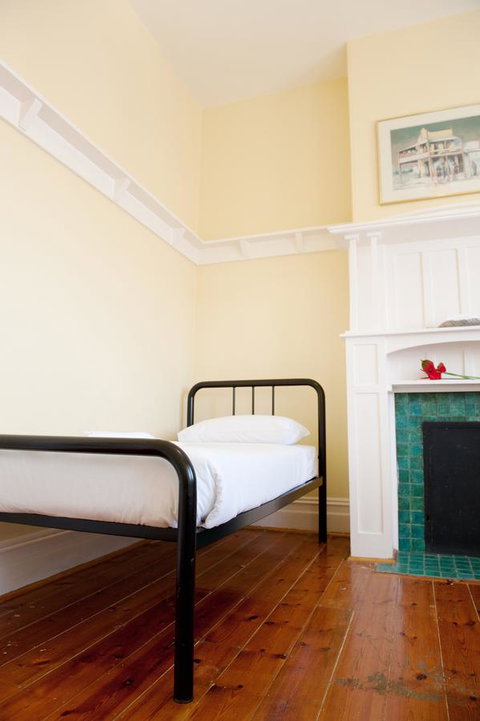 Hotel Claremont Guest House - Tourism Noosa 4