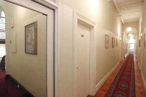 Hotel Claremont Guest House - Tourism Noosa 14