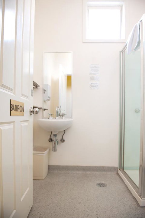 Hotel Claremont Guest House - Tourism Noosa 3