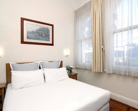 Hotel Claremont Guest House - Tourism Noosa 6