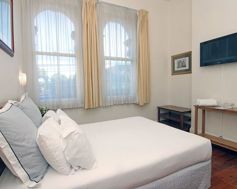 Hotel Claremont Guest House - Tourism Noosa 8