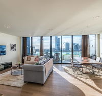 Waterfront 3 Bedroom Luxury Home Victoria Harbour - Tourism Noosa