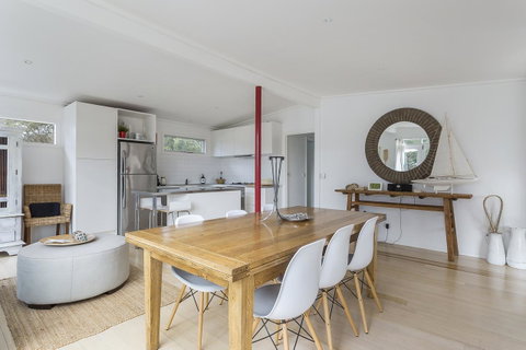 Sunset On Scott - Relax In Tranquility & Style - Tourism Noosa 6