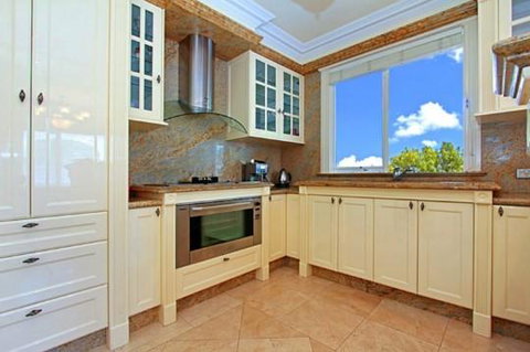 ABC Accommodation - Rosebud - Tourism Noosa 4