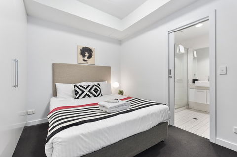 Docklands Private Collection - City Harbour Apartments - Tourism Noosa 19