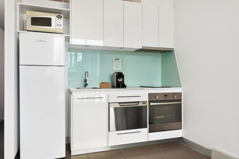 Docklands Private Collection - City Harbour Apartments - Tourism Noosa 2