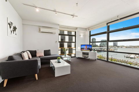 Docklands Private Collection - City Harbour Apartments - Tourism Noosa 14