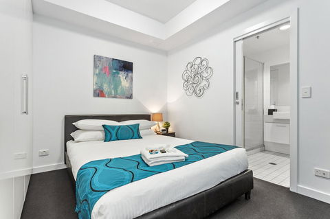 Docklands Private Collection - City Harbour Apartments - Tourism Noosa 8