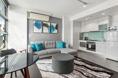 Docklands Private Collection - City Harbour Apartments - Tourism Noosa 5