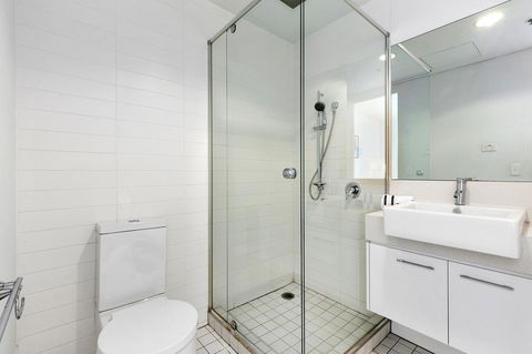 Docklands Private Collection - City Harbour Apartments - Tourism Noosa 10