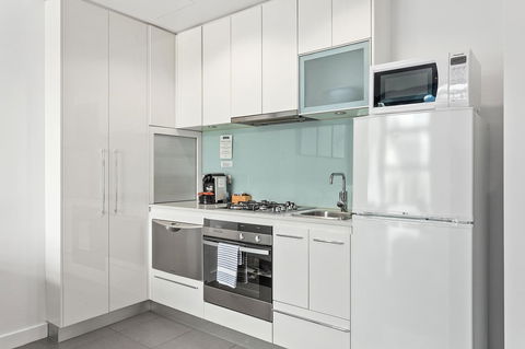 Docklands Private Collection - City Harbour Apartments - Tourism Noosa 6