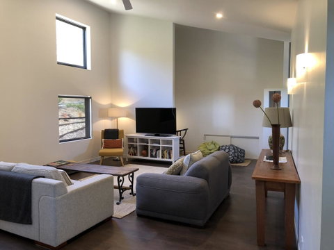 Saje\'s House & Pod - Tourism Noosa 0