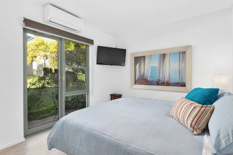 7 & 8 Monte Vista Sorrento - Tourism Noosa 4