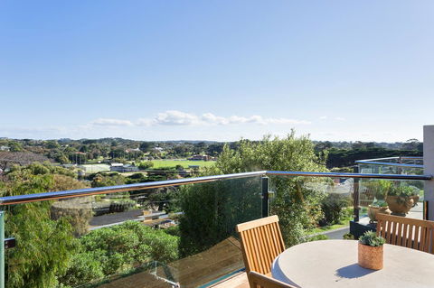 7 & 8 Monte Vista Sorrento - Tourism Noosa 16