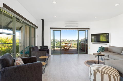 7 & 8 Monte Vista Sorrento - Tourism Noosa 9