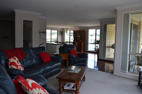 Ocean View Beach House - Tourism Noosa 14