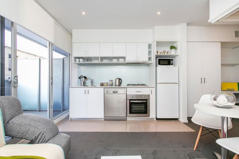 Complete Host The River Apartments - Tourism Noosa 0