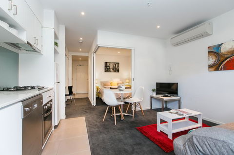 Complete Host The River Apartments - Tourism Noosa 1