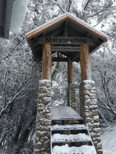 Maisonettes Falls Creek - Tourism Noosa 1