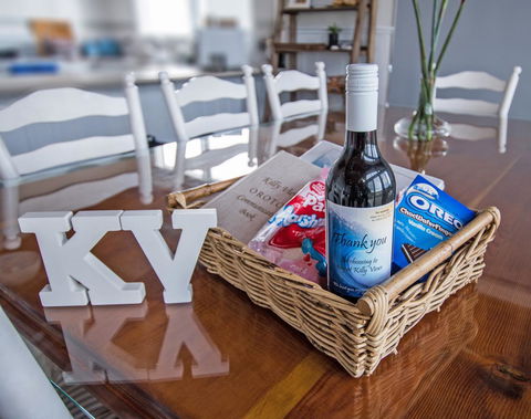 Stunning Waterfront Only 10 Minutes To Phillip Island - FREE EV UNIT 7kW For Electric Cars - Pet Friendly, Fireplace FREE WIFI Wine & Chocolates - Tourism Noosa 3