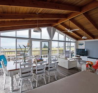 Stunning Waterfront only 10 minutes to Phillip Island - Pet Friendly - Tourism Noosa