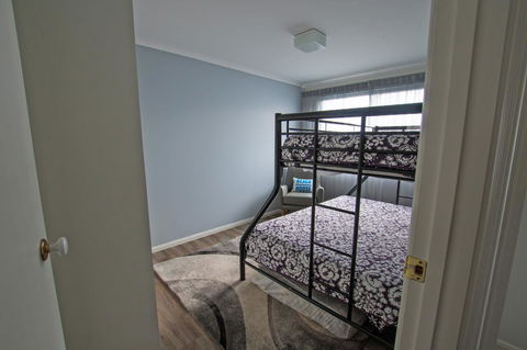 Stunning Waterfront Only 10 Minutes To Phillip Island - FREE EV UNIT 7kW For Electric Cars - Pet Friendly, Fireplace FREE WIFI Wine & Chocolates - Tourism Noosa 18