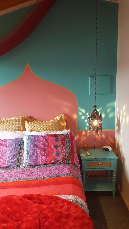 The Bohemian Art Studio - Tourism Noosa 3