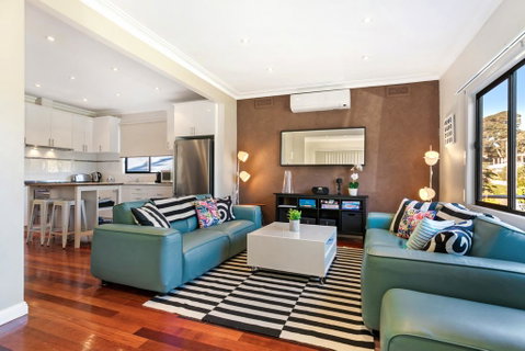 The Bud House - Tourism Noosa 1