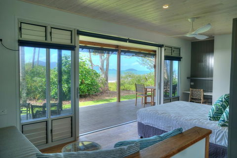The Bungalows - Tourism Noosa 1