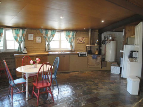 The Cottage - Tourism Noosa 1