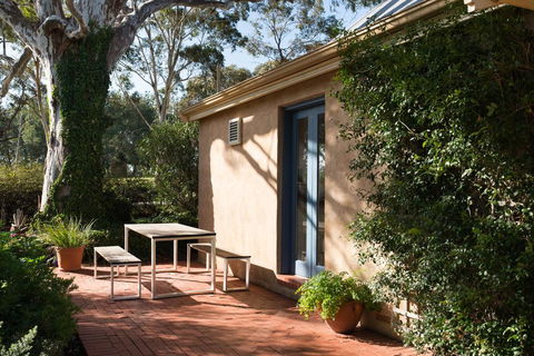 The Cottage At Riverside Farm - Tourism Noosa 3