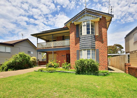 The Crescent - Pet Friendly - 1 Min To Beach - Tourism Noosa 1