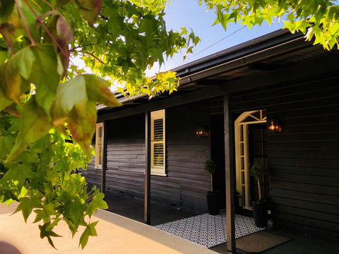 The Dudley Boutique Hotel - Tourism Noosa 1