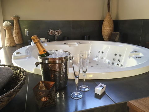 The Edge Villa - Tourism Noosa 3