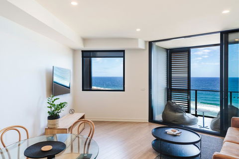 The Edge - Luxurious Waterfront Apartment - Tourism Noosa 0