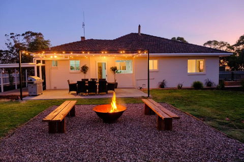 The Farmhouse. - Tourism Noosa 1