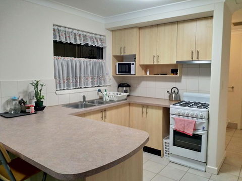 The Fawzi Holiday Home Perth - Tourism Noosa 3